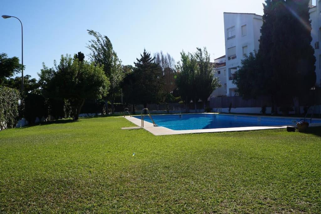 Piso Muy Moderno Para 4 Personas Y Una Cuna A 7 Min Caminando A La Playa, Con Aire, Balcon Con Vistas Y 2 Piscinas El Puerto de Santa María Exterior foto